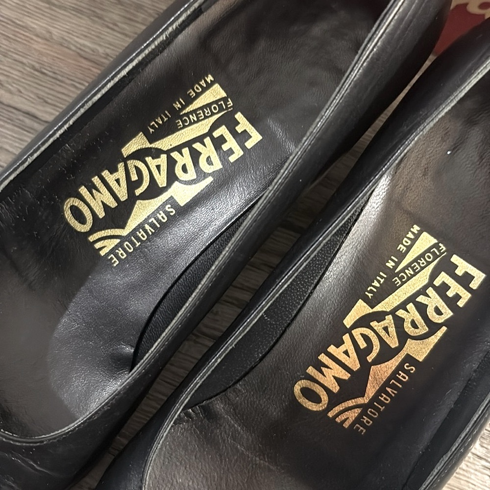 ❌SOLD❌ [Salvatore Ferragamo] Authenticated Leather Kitten Heel Pumps Women’s 5.0 - Picture 6 of 11